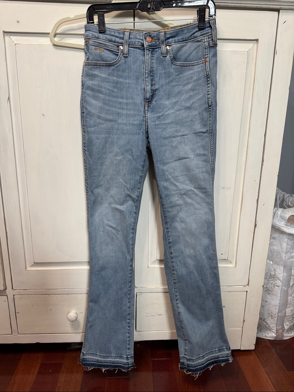 Lainey Wilson Wrangler Light Blue Flare Jeans 29/32
